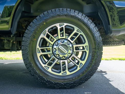 Used 2023 Ford F250 Limited AWD/4WD image 11