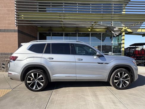 Used 2024 Volkswagen Atlas SEL Premium R-Line image 9