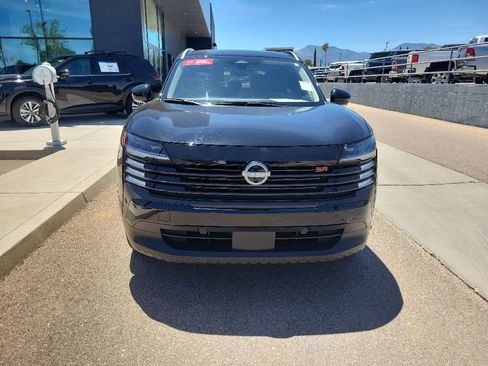 Used 2025 Nissan Kicks SR FWD image 2