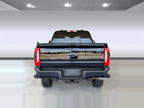 Used 2025 Ford F250 XLT w/ Black Appearance Package AWD/4WD image 10