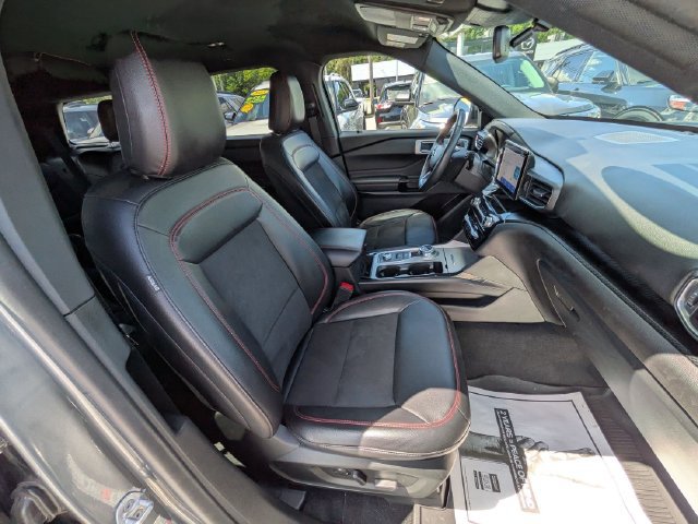 Used 2023 Ford Explorer ST-Line AWD/4WD image 23