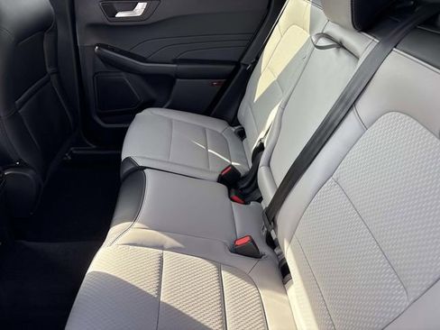 New 2026 Ford Escape SE image 18