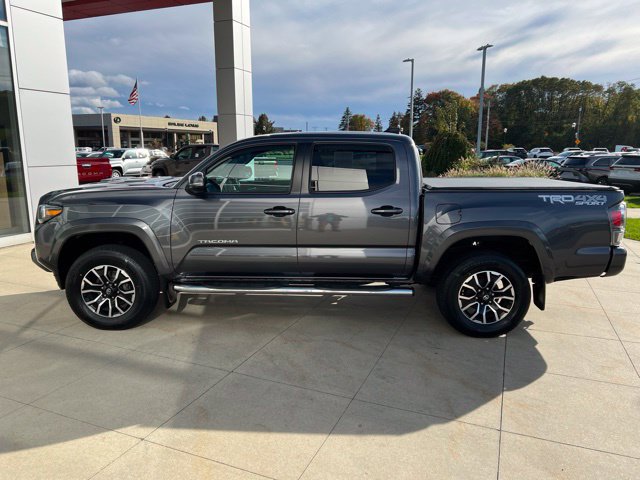Used 2023 Toyota Tacoma TRD Sport w/ Technology Package AWD/4WD image 4