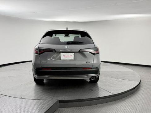 Used 2025 Honda HR-V Sport image 7