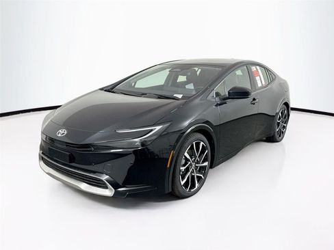 New 2026 Toyota Prius Plug-In Hybrid FWD image 2