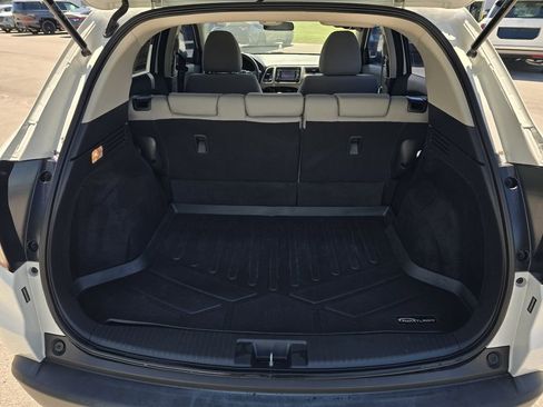 Used 2020 Honda HR-V LX image 25