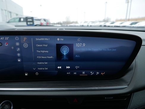 Used 2025 Buick Envision Preferred image 22