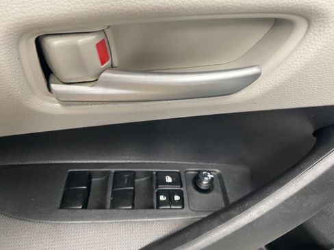 Used 2021 Toyota Corolla LE FWD image 22