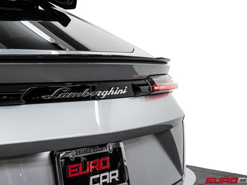 Used 2024 Lamborghini Urus Performante AWD/4WD image 28