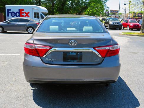 Used 2017 Toyota Camry LE image 8