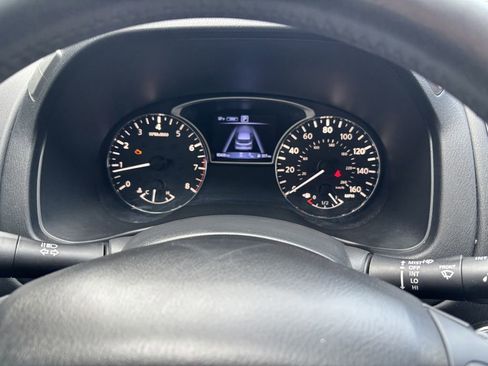 Used 2018 Nissan Pathfinder Platinum AWD/4WD image 17