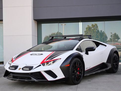 Used 2023 Lamborghini Huracan Sterrato image 14