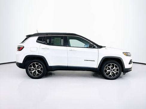 Used 2025 Jeep Compass Limited image 10