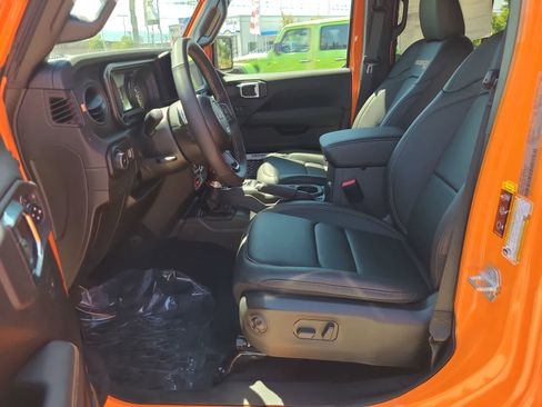 New 2025 Jeep Wrangler Unlimited Rubicon 392 image 19