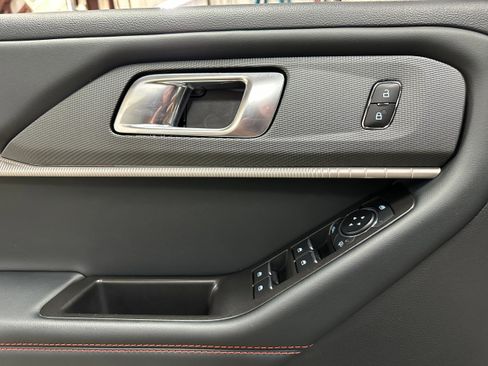 Certified 2025 Ford Explorer ST-Line image 12