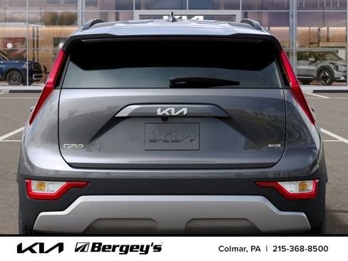 New 2026 Kia Niro LX FWD image 16