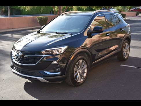 Used 2023 Buick Encore GX Essence w/ Experience Buick Package FWD image 3