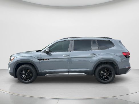 New 2026 Volkswagen Atlas Peak Edition AWD/4WD image 2