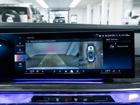 Used 2024 BMW i7 xDrive60 image 13