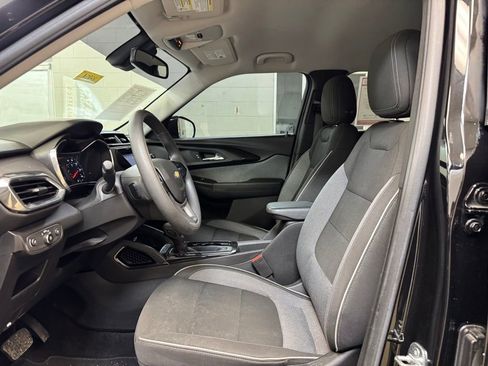 Used 2022 Chevrolet TrailBlazer LT w/ Convenience Package image 12