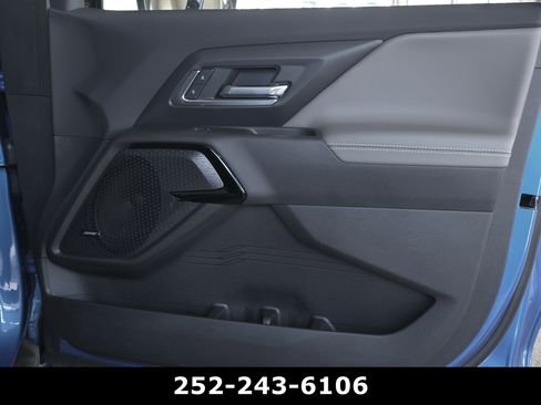 Used 2026 Chevrolet Silverado EV Trail Boss AWD/4WD image 48