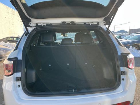 Used 2025 Jeep Compass Limited image 32