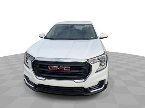 Used 2024 GMC Terrain SLE FWD image 3