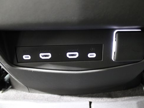 Certified 2024 Cadillac Escalade ESV Sport Platinum image 30