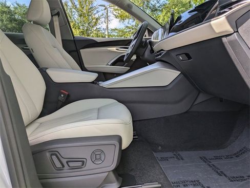 Used 2025 Audi Q5 Premium Plus w/ Premium Plus image 3
