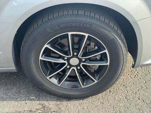 Certified 2017 Dodge Grand Caravan GT FWD image 9