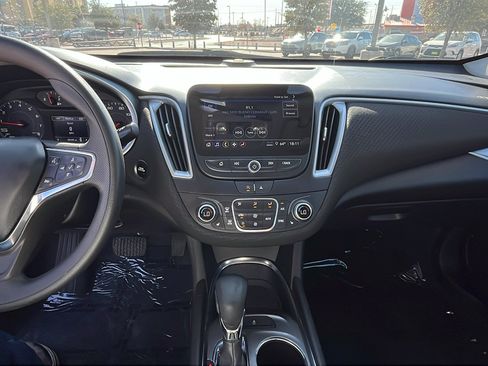 Used 2023 Chevrolet Malibu LT image 19