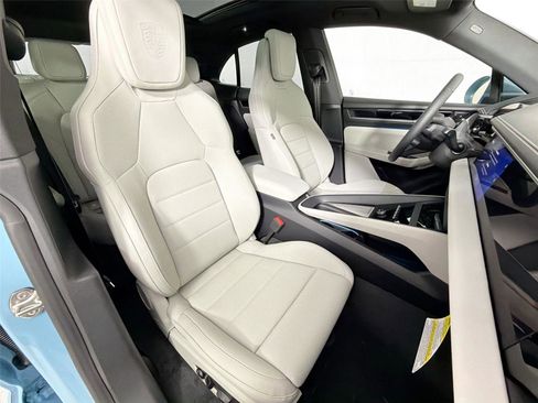 Used 2026 Porsche Macan Electric RWD image 28