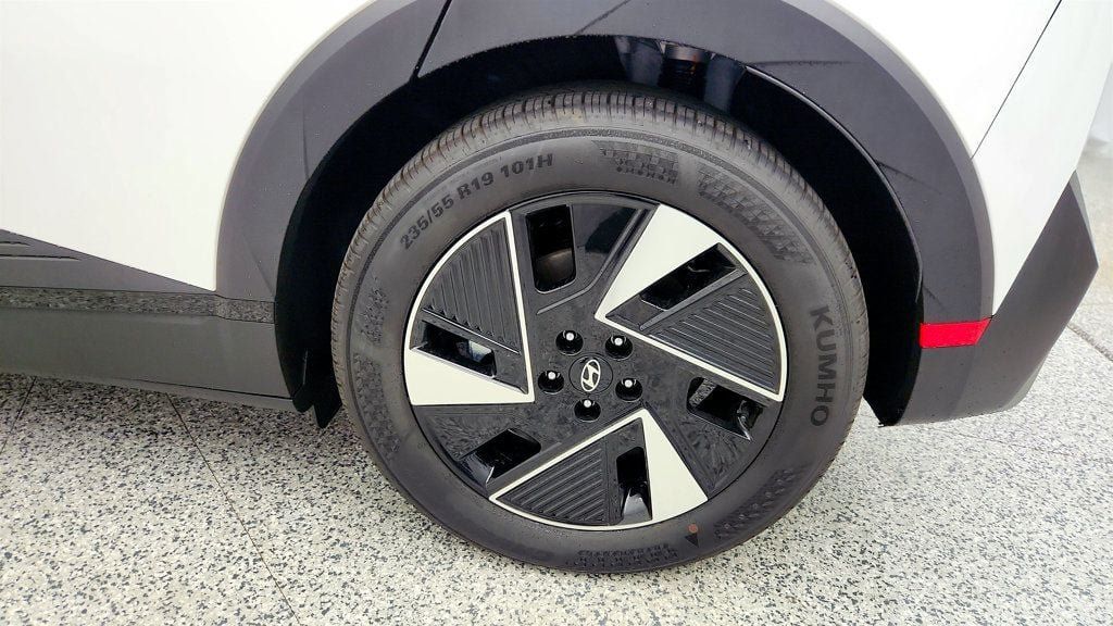 Used 2025 Hyundai Ioniq 5 SEL RWD image 9