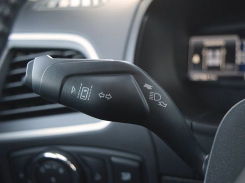 Used 2023 Ford Edge SEL image 17