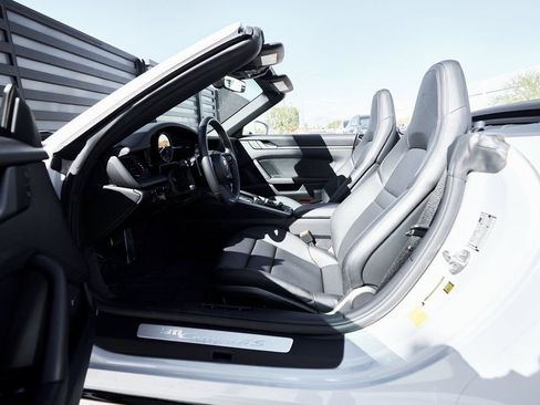 Used 2024 Porsche 911 Carrera 4S image 26