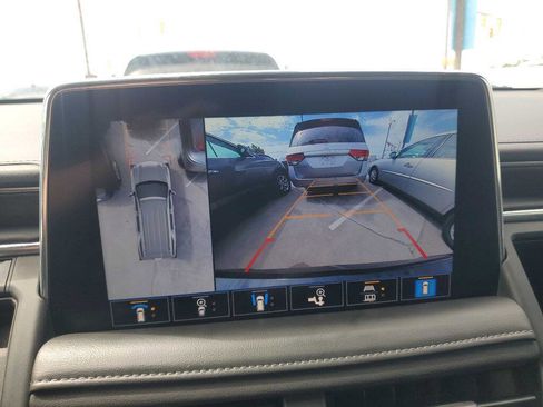 Used 2021 Chevrolet Tahoe Z71 w/ Z71 Off-Road Package image 45