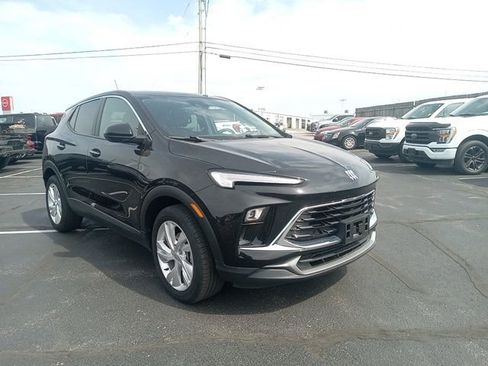 Used 2024 Buick Encore GX Preferred w/ Comfort Package image 1