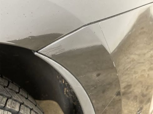 Used 2018 Cadillac Escalade Platinum image 32