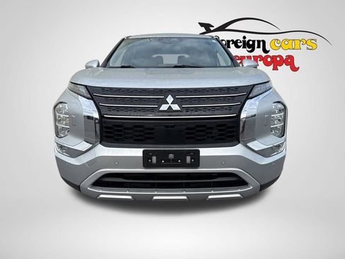Used 2024 Mitsubishi Outlander SE Black Edition image 2
