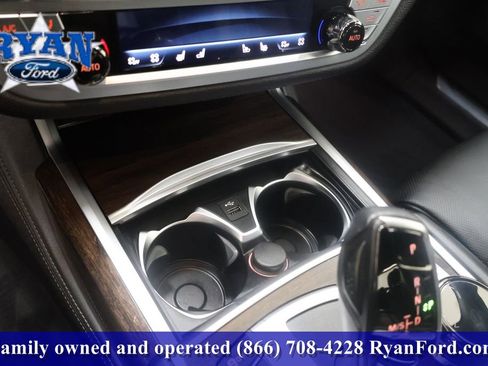 Used 2022 BMW 750i xDrive w/ Executive Package image 25