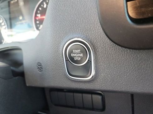 Used 2024 Mercedes-Benz Sprinter 2500 image 33