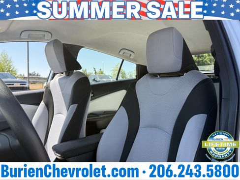 Used 2019 Toyota Prius LE AWD/4WD image 10