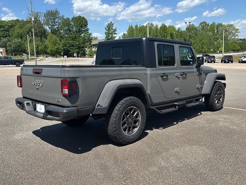 Used 2023 Jeep Gladiator Overland image 3