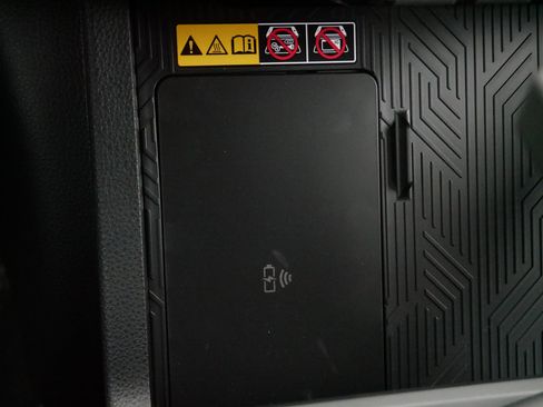 Certified 2025 Toyota 4Runner TRD Off-Road Premium image 28