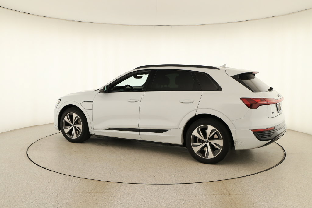 Certified 2024 Audi Q8 e-tron Premium AWD/4WD image 3