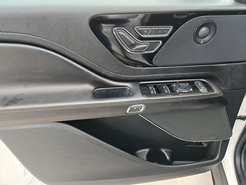 Used 2024 Lincoln Aviator Reserve AWD/4WD image 33