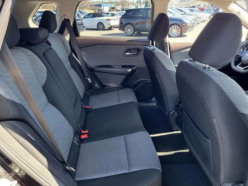 Certified 2023 Nissan Rogue SV image 18