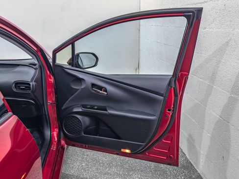 Used 2019 Toyota Prius Prime Advanced image 19