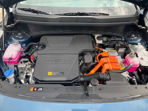 Certified 2025 Kia Niro EX image 9