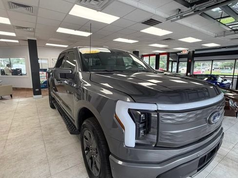 Used 2022 Ford F150 Lightning Lariat AWD/4WD image 6